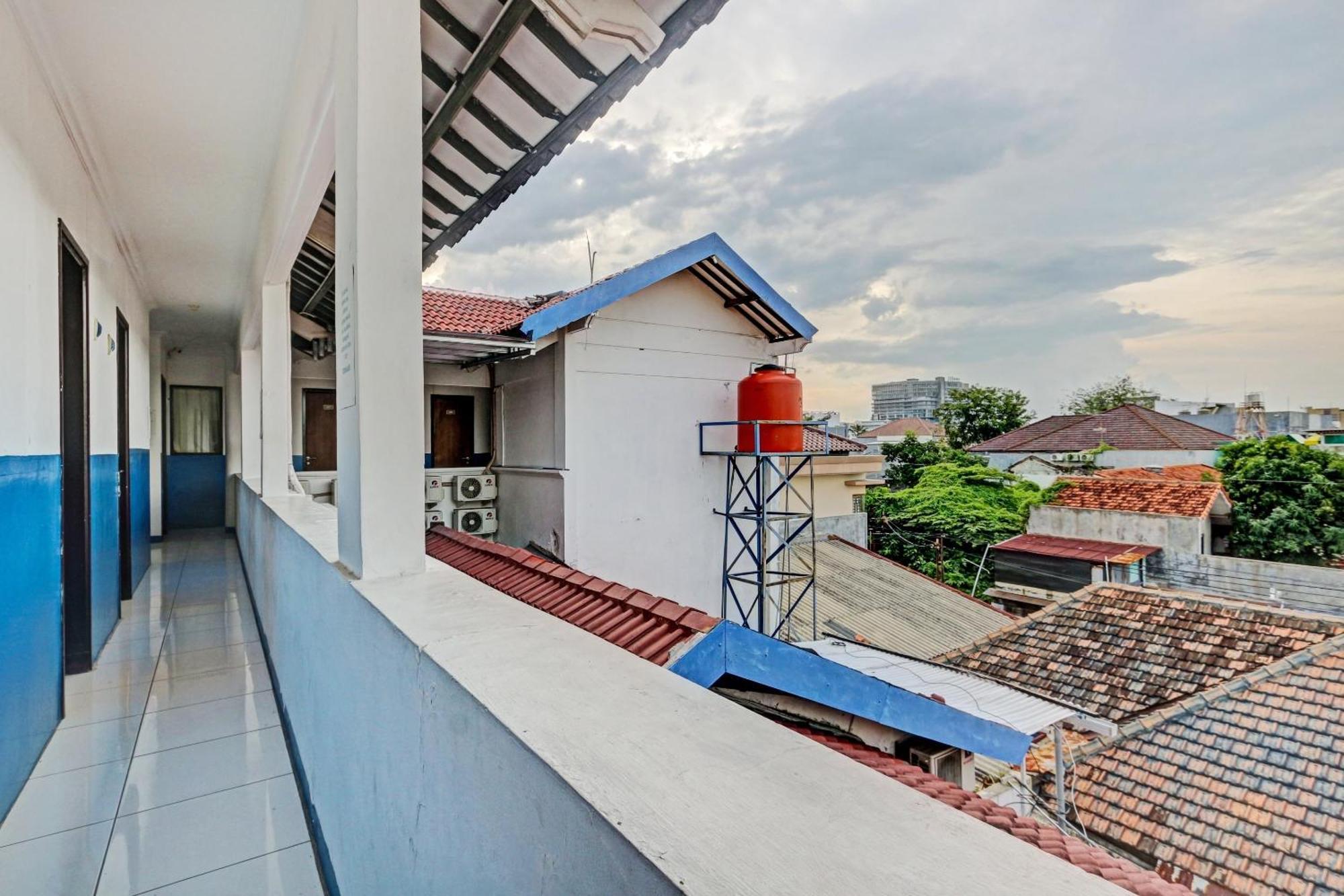 Super Oyo 90426 Near Mall Ciputra 2 Semarang Ngoại thất bức ảnh